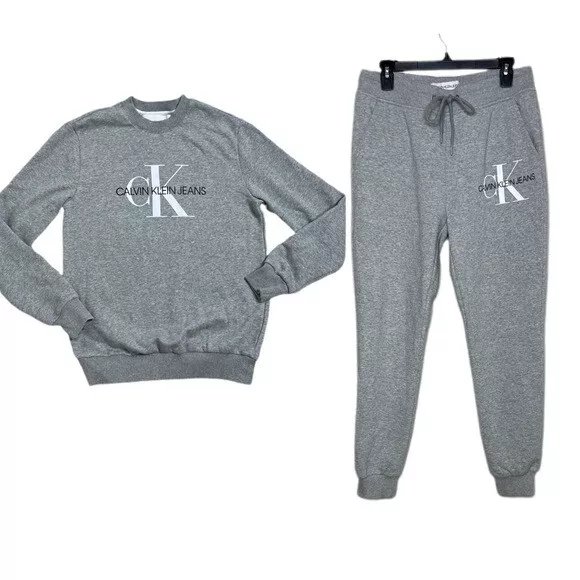 Calvin Klein Jeans Unisex Logo Sweatshirt & Sweatpants Set S