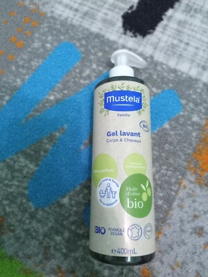 Mustela organic cleansing gel respects fragile skin of the whole family 400ml
