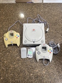 SEGA DREAMCAST White Console Bundle With 2 Controllers 6 Games All Tested