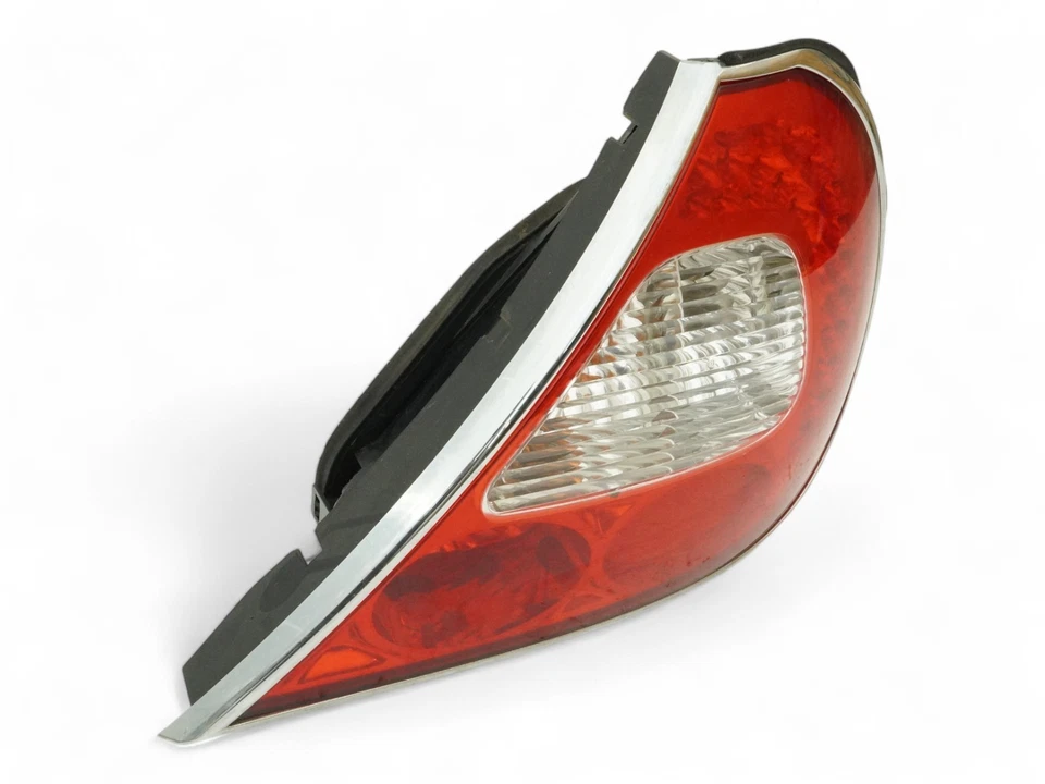 2004 - 2006 JAGUAR VANDEN PLAS XJ8 X350 BRAKE STOP LAMP TAILLIGHT REAR RIGHT OEM - Image 3 of 4