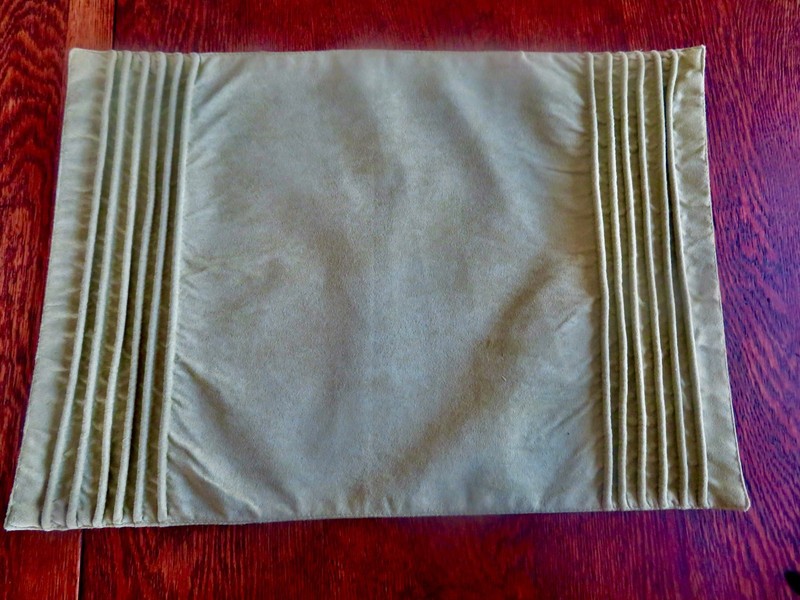 Set 4 Green Quality  Placemats Lined Made in India  12"X18"