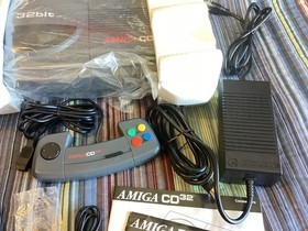 Commodore Amiga CD32 NTSC Console CIB + TF330 Accelerator + 8GB CF + Mouse