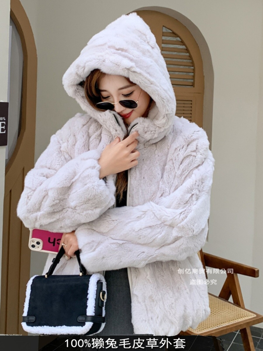 Rosé Muse fullfy faux fur short coat 新品 - メルカリ