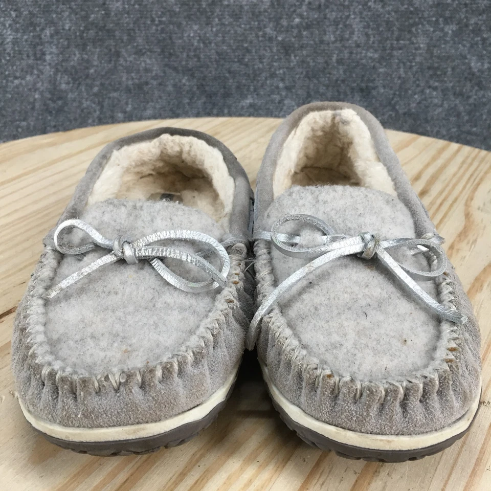Minnetonka Shoes Womens 6M Moccasin Slip On Slippers Shearling 40159 Gray Fabric - Image 4 of 4