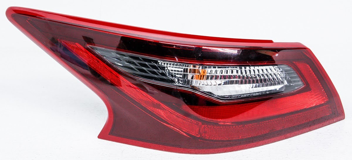 OEM Nissan Altima Left Driver Side Halogen Tail Lamp 26555