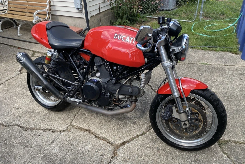 2007 Ducati Superbike  - Image 2 of 4