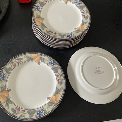 Mikasa Intaglio Garden Harvest (6) 11'' Dinner Plates Good Used Condition CAC29 