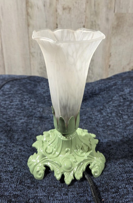 Vintage Meyda Lighting 6.5  Green Tiffany-Style Pond Lily Accent Lamp Works Fine