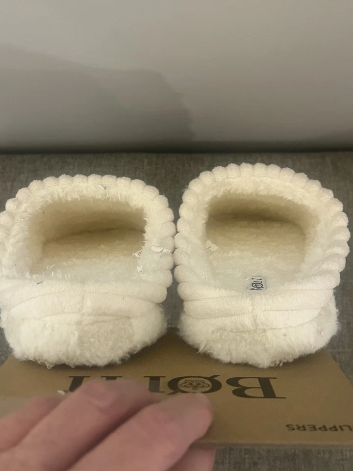 Zapatillas mullidas blancas Born para mujer talla M/L 7-10 Foto 3 de 4