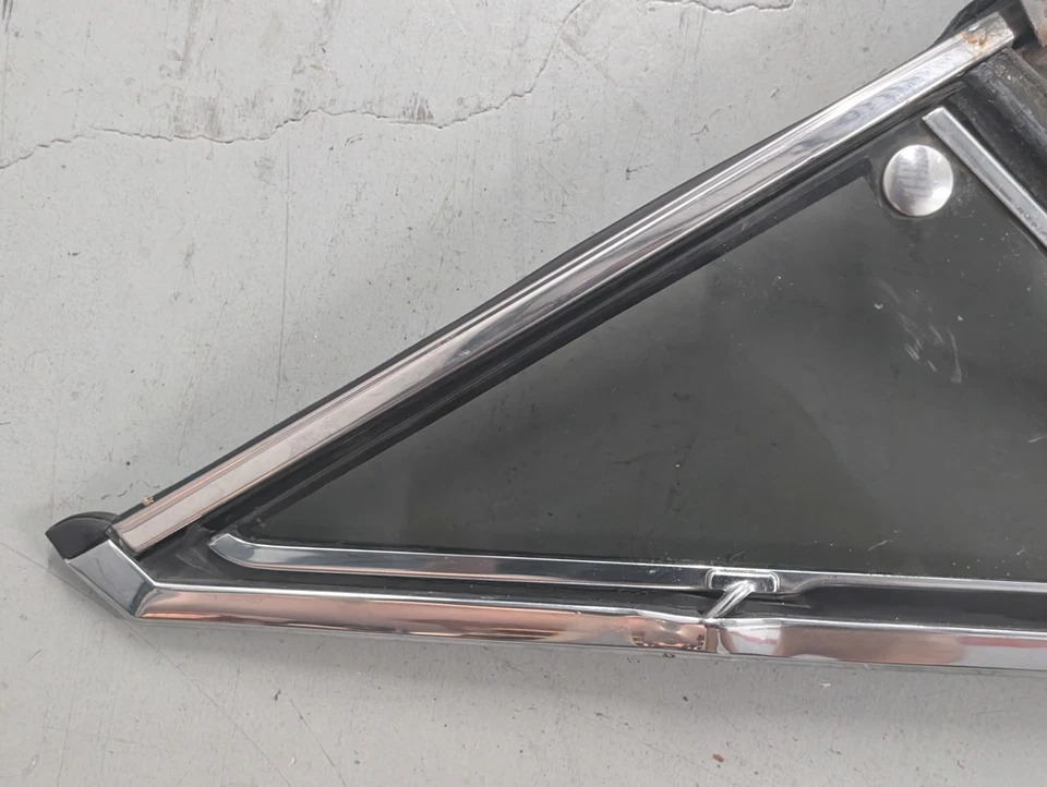 1966 1967 66 67 Pontiac GTO TEMPEST LEMANS POSTE CAR ALA DERECHA VENTILACIÓN VENTANA DE VIDRIO Foto 2 de 4