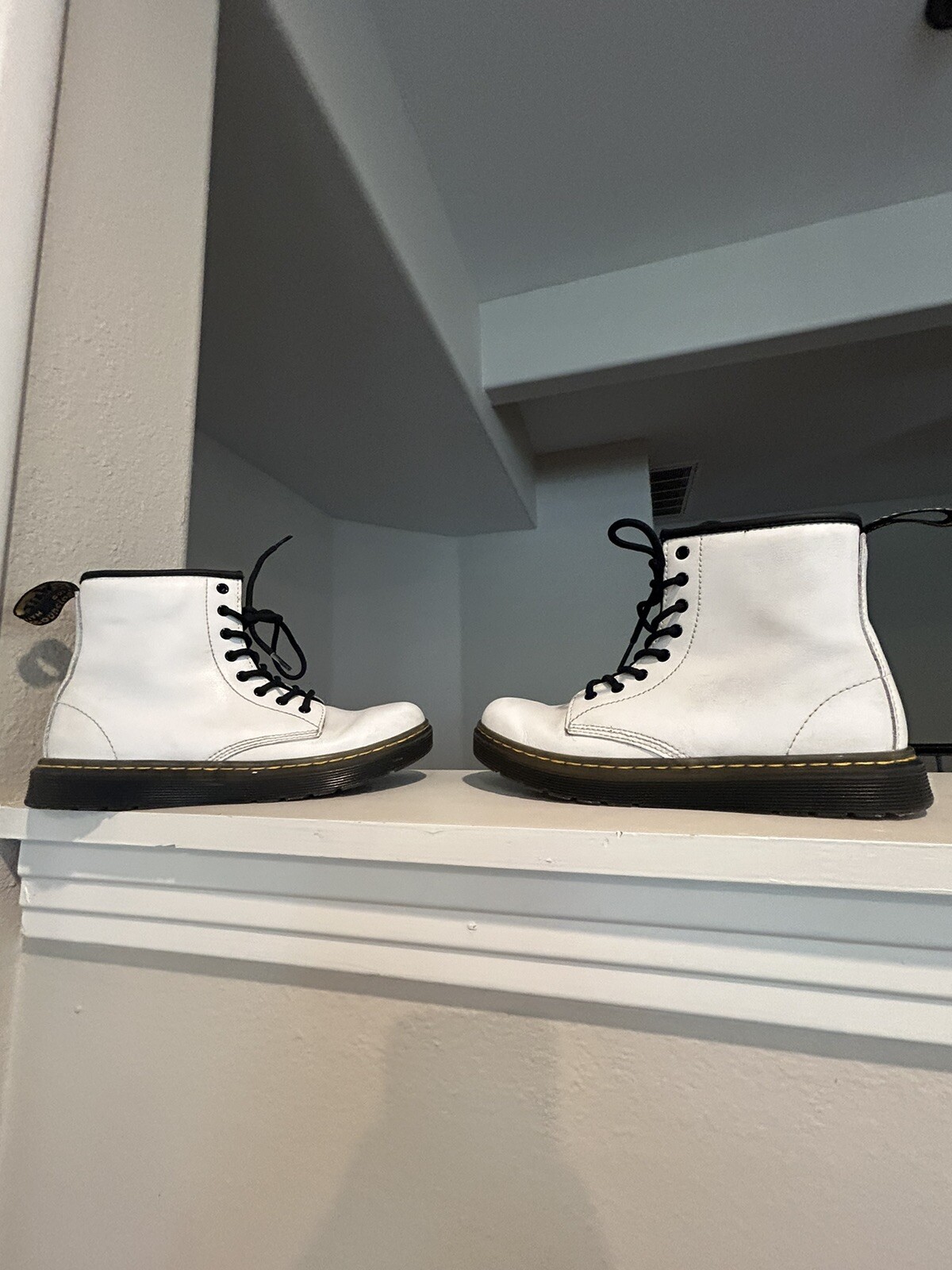 Doc Dr. Martens Girls Combat Boot White Leather Youth Sz 4Y  Women’s Sz 5 AW004