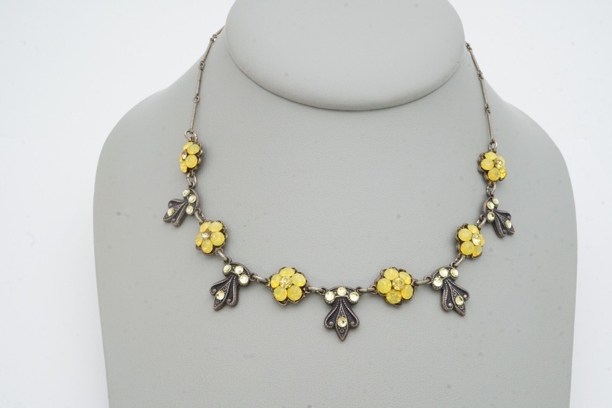 Yoni Z Necklace Silver Tone Yellow Crystal Flower 15