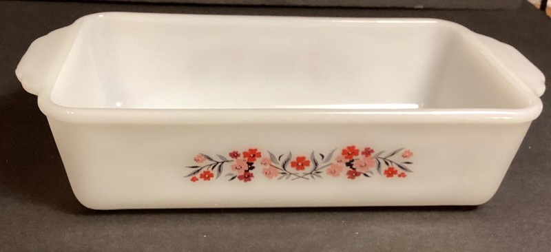 Vintage 1960-1962 Anchor Hocking Fire-King Primrose Deep Loaf Pan 5"x9" Reverse