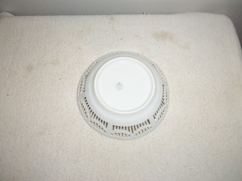 Vintage 1940's (R. C. W. Bavaria) Porcelain "Bird & Flowers Design" Lattice Bowl - Picture 3 of 5