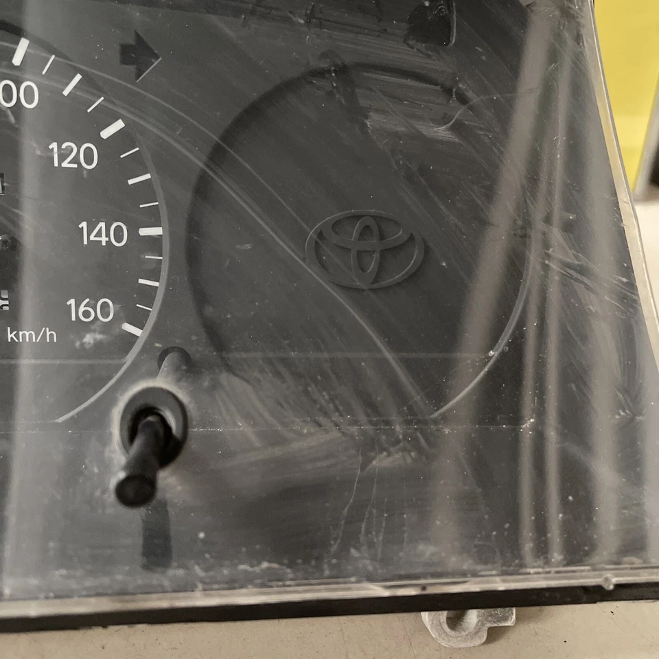 Tachometer Toyota Hiace IV Bus (H1, H12) 83800-26010 69763040 - Bild 4 von 4