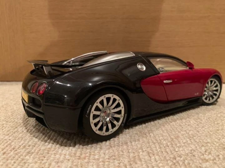 1/18 AUTOart Bugatti Veyron Red Black Without Box From Japan Model Car Minicar - Image 3 of 4
