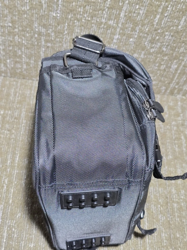 Capa acolchoada genuína para câmera Nikon 11714 com divisórias de alça de ombro DSLR - Imagem 4 de 4