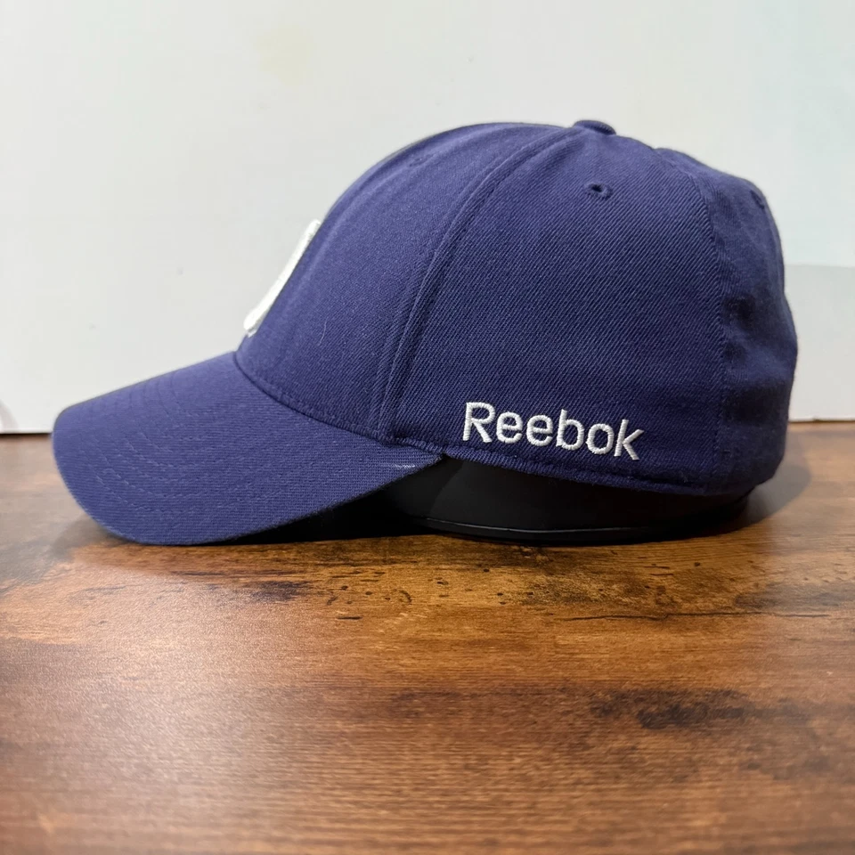 De Colección Dallas Cowboys Béisbol, Gorra Elástica, Logo D NFL Auténtica Lateral - Reebok Foto 2 de 4