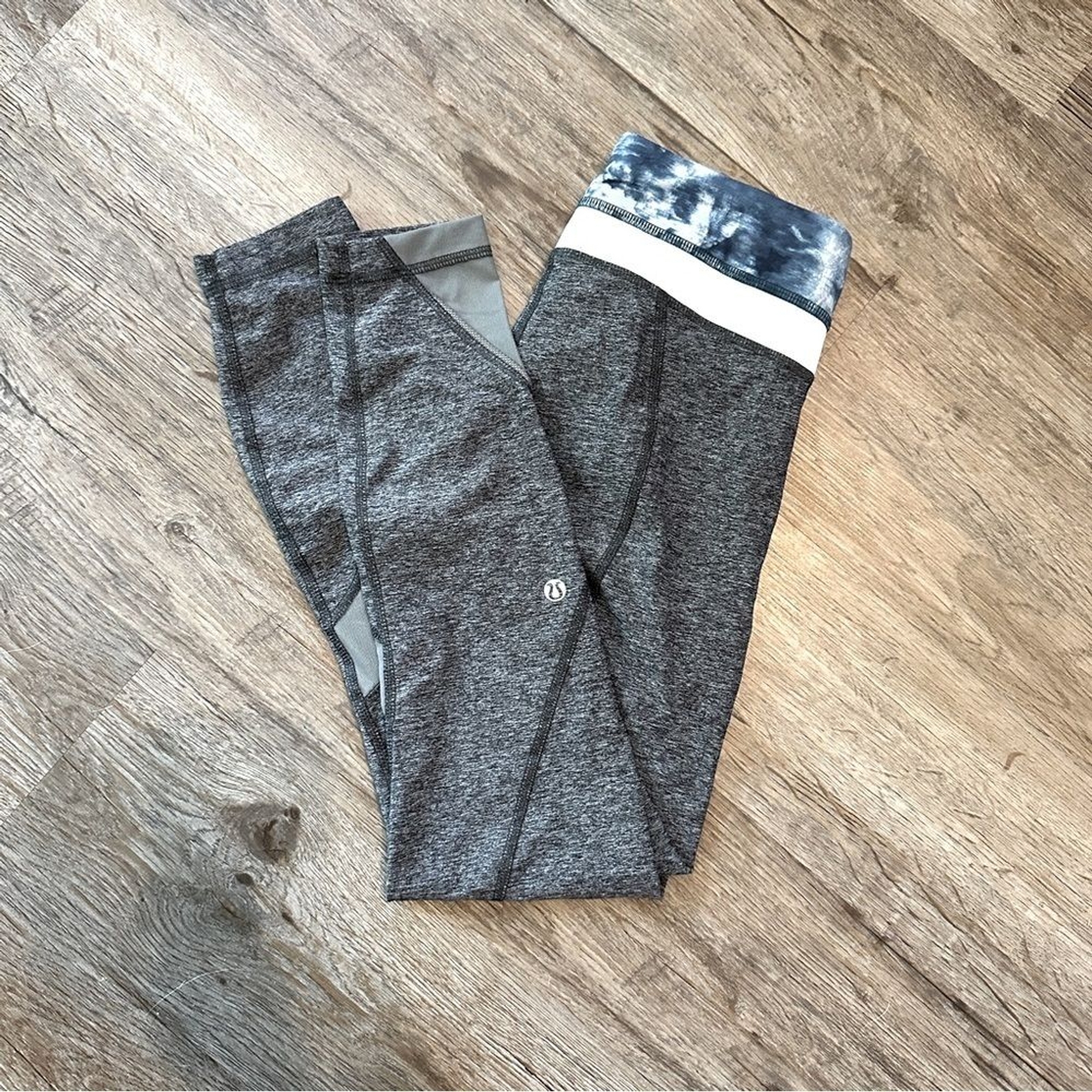 Lululemon Inspire It Size 4 Grey Workout Leggings Activewear Yoga Pants