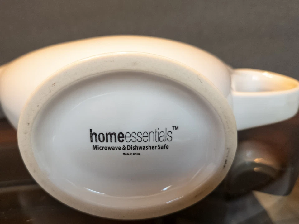 HOME ESSENTIALS WHITE 10 OZ. PORCELAIN GRAVY BOAT w/ handle and easy pour spout - Image 3 of 3