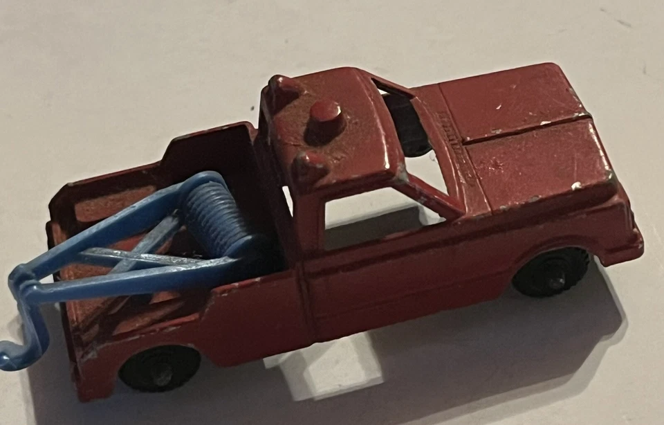 Camión de demolición Midgetoy diecast vintage rojo con gancho de plástico azul EE. UU. Foto 3 de 4