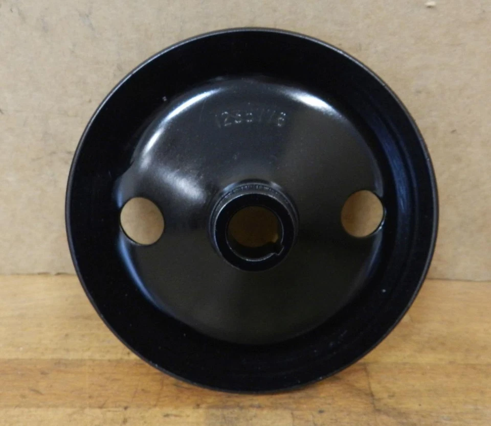 1971-74 Buick Skylark GS Riviera V8 used power steering pump pulley 1235776 - Image 3 of 4