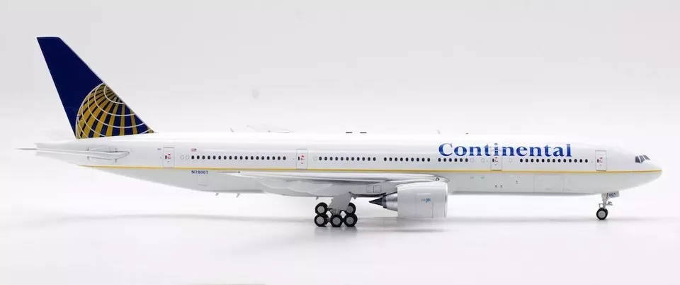 Continental Airlines / Boeing 777-200 / N78001 / IF772CO1224 / 1:200 *ÚLTIMAS PIEZAS* Foto 2 de 4