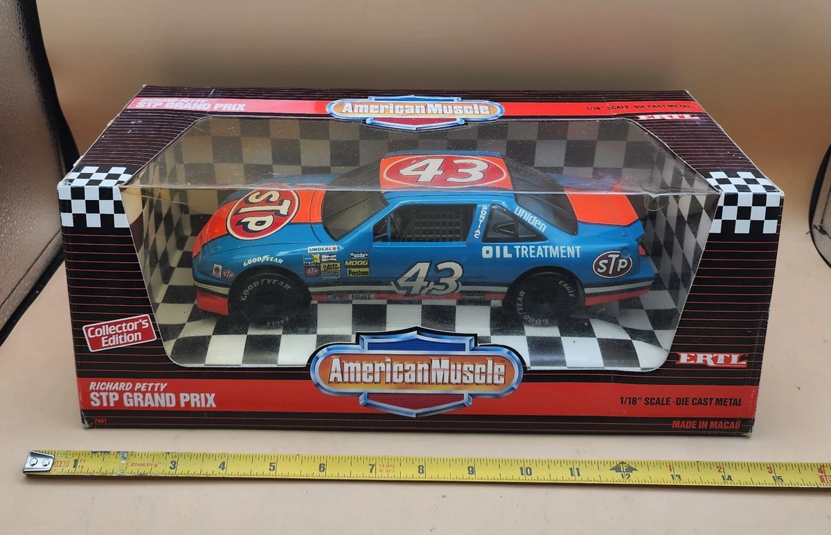 Richard Petty Diecast NASCAR Racecars 1:18 Scale Diecast Racing