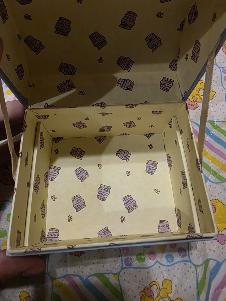 TOYS R US Sticker on Classic Pooh Vintage Y2K Jewelry Box Disney Winnie Pastel - Image 3 of 4