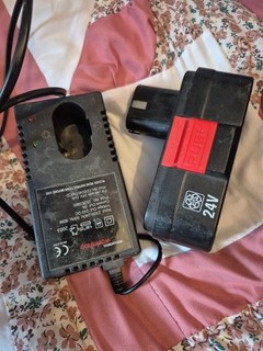 Woolworths Workshop 24V Ni Cd Drill Battery Pack & Charger Set 252E0900