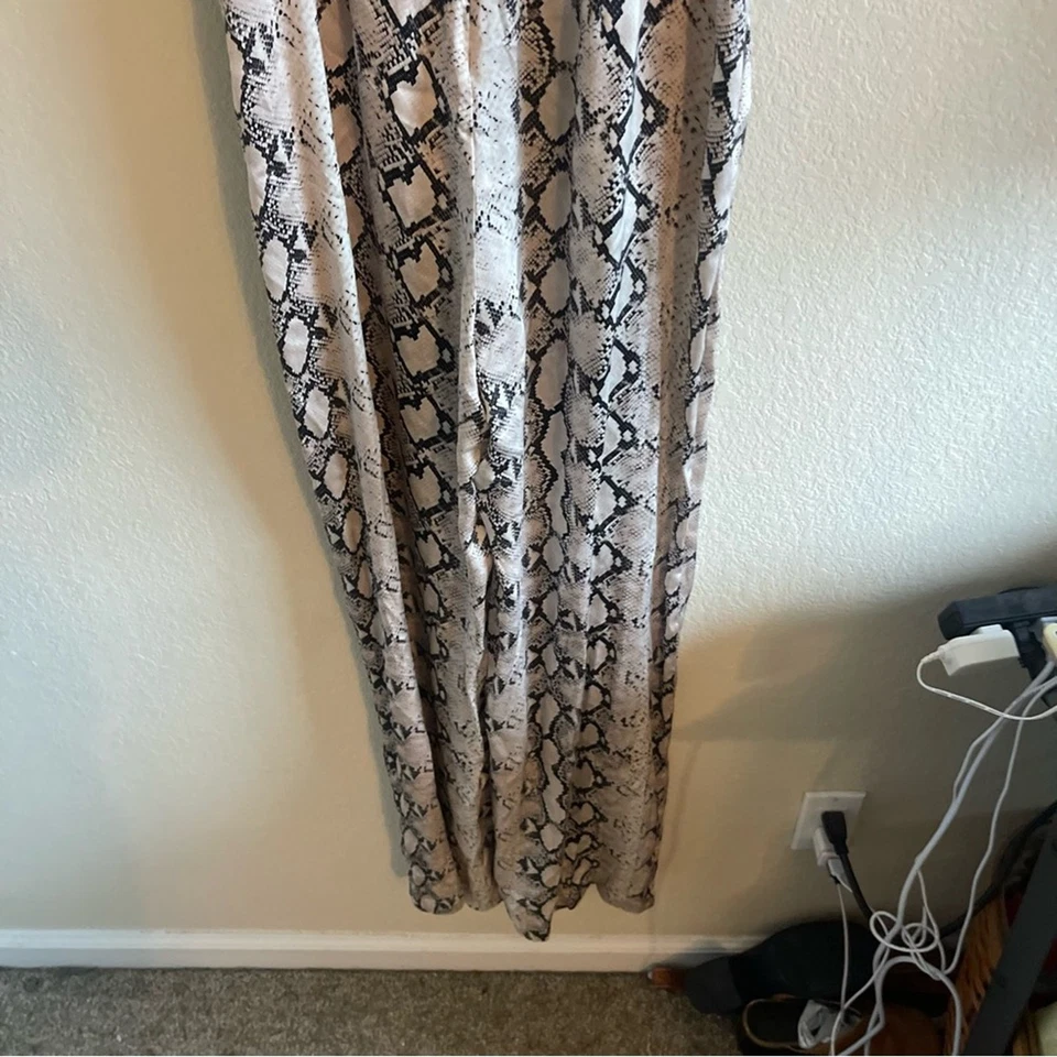 L’AGENCE Maeve Snake Print Pale Pink Wide Leg Silk Jumpsuit Womens Size 10 - Image 3 of 4