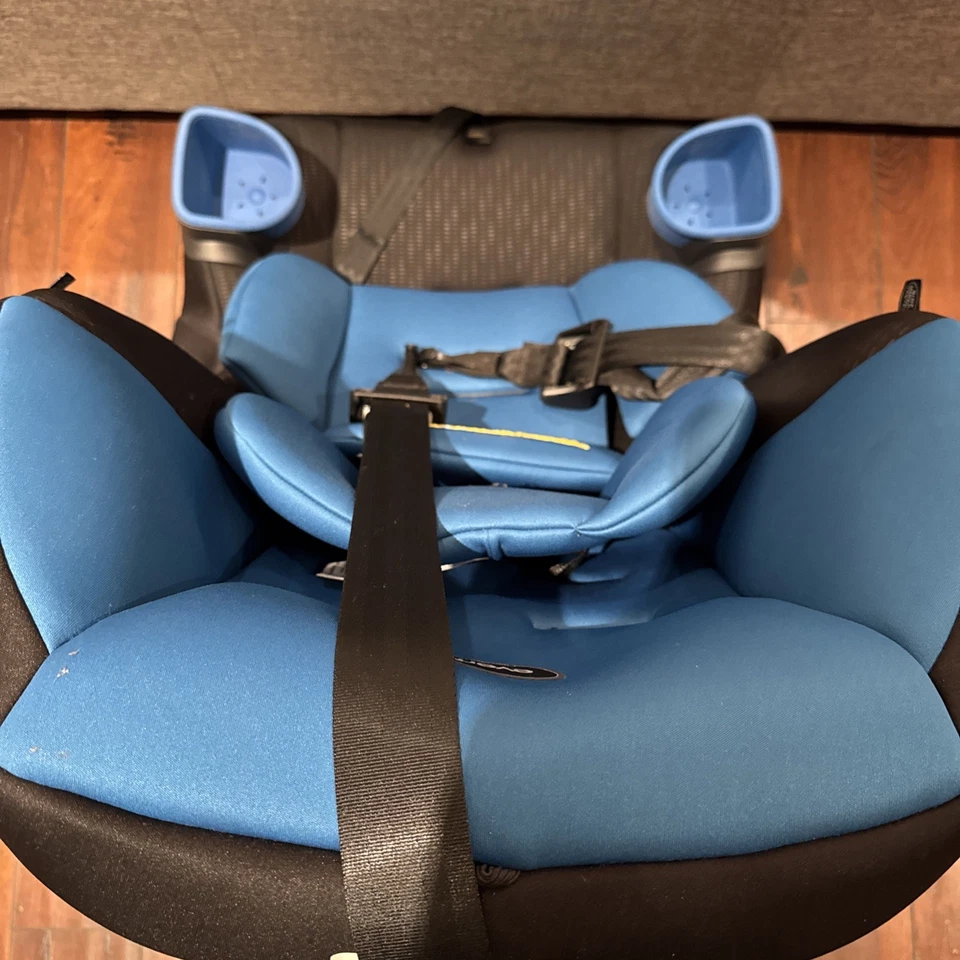 Evenflo Revolve 360 Rotational All In One Car Seat - Image 3 of 4