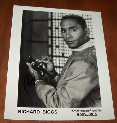 Babylon 5 Richard Biggs Autographed 8x10 Picture