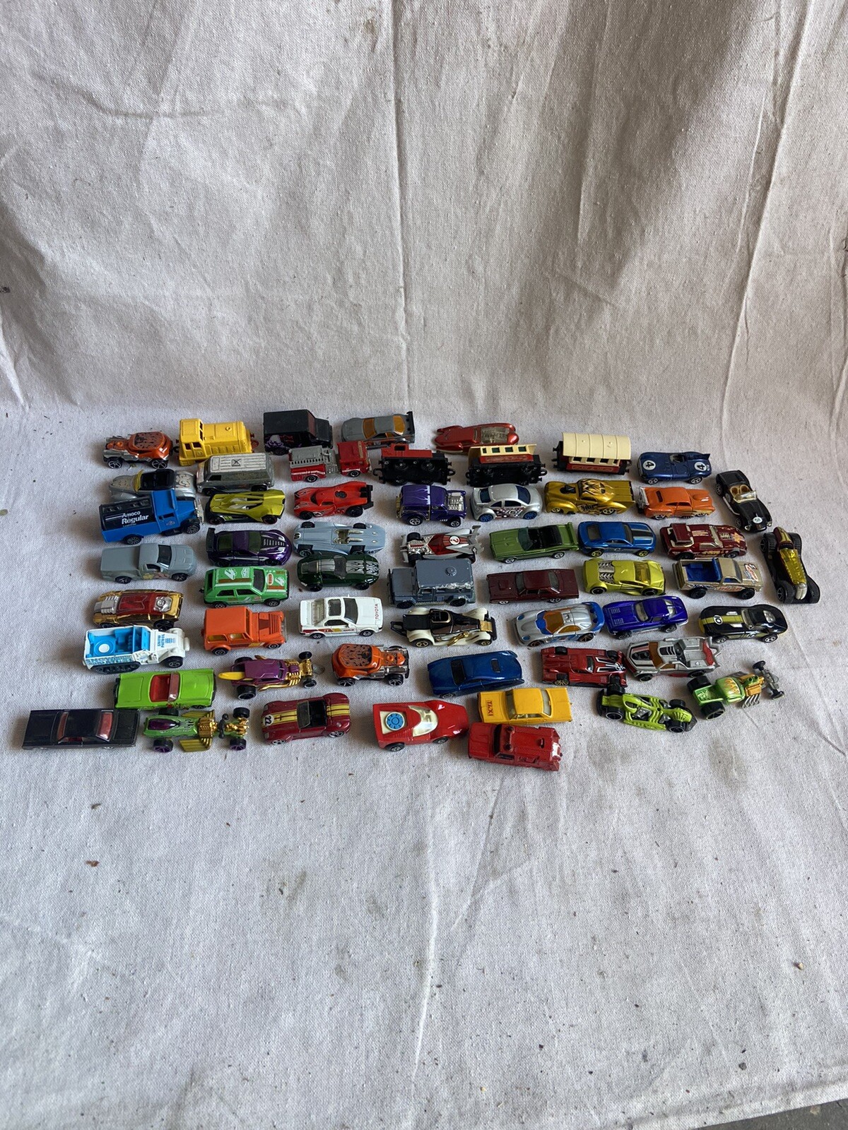 hot wheels,matchbox, Maisto And Misc lot Of 57