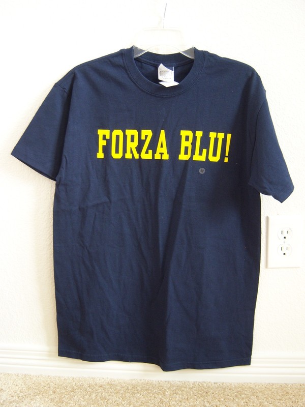 NWT The M Den unisex medium navy tee shirt, "Forza Blu!" in yellow graphics