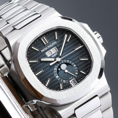 Patek Philippe 40mm Steel Blue Dial Octagonal Bezel Nautilus Bracelet 5726/1A
