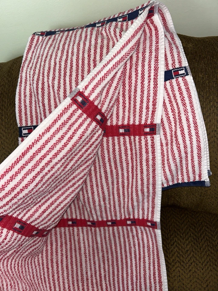 Toalla Tommy Hilfiger 27 X 50 - Tira Roja Con Logo 100% Algodón Foto 3 de 4
