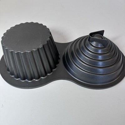 Wilton Dimensions GIANT 3D Cupcake Pan Non Stick Heavy Cast Aluminum