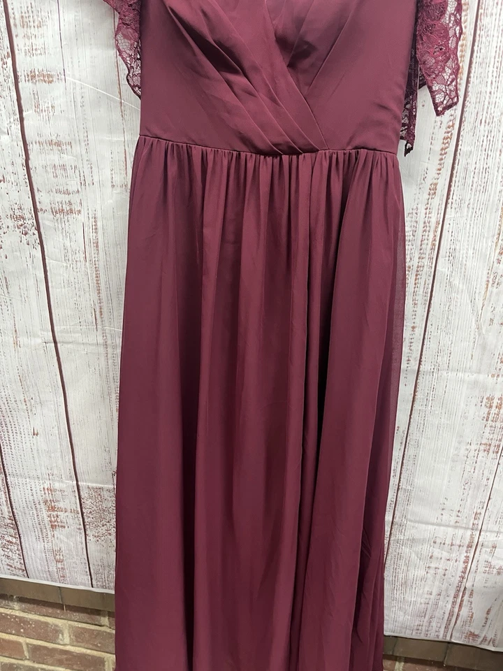 Vestido de chiffon Azazie Gracie Flowy tamanho A4 borgonha gola V renda formatura coquetel - Imagem 3 de 4