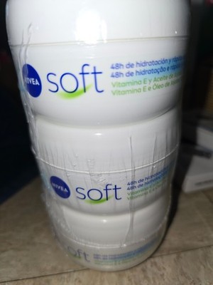 NIVEA Soft Refreshingly Soft Moisturizing Cream for Face, Body and Hands 3 pack