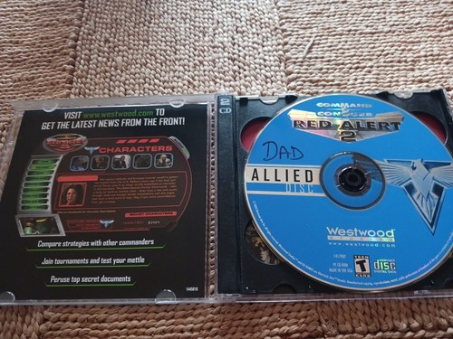 Command & Conquer: Red Alert 2 (PC, 2000), CIB, 2 Discs Jewel Case - Picture 2 of 3