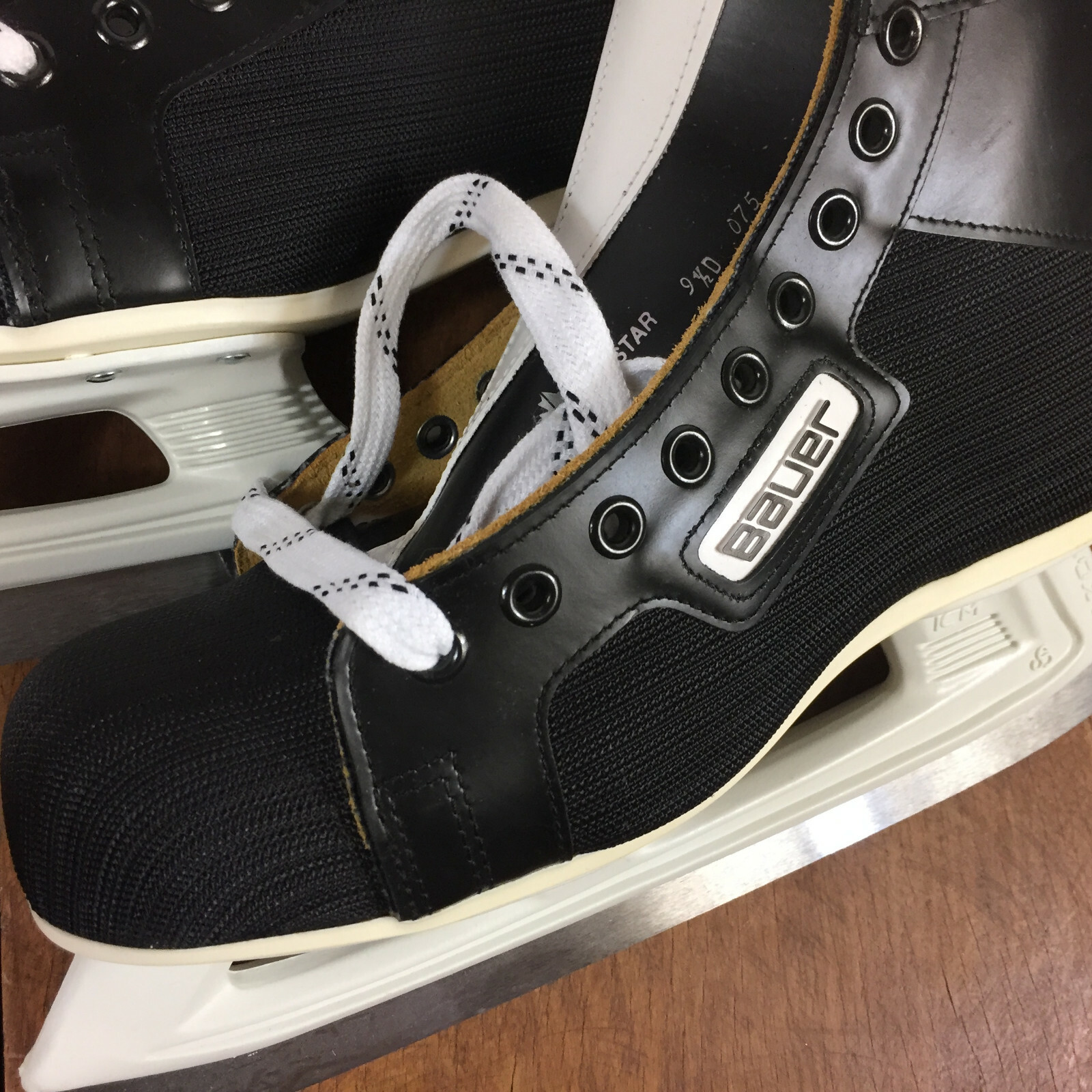 NOS New Vintage Bauer Premier Ice Hockey Skates Leather Canstar Adult 9