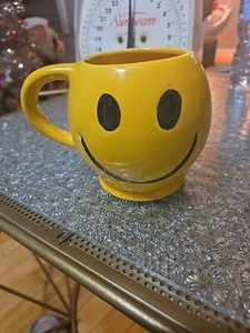 Vintage McCoy Pottery USA Yellow Smiley Face Mug Coffee Cup
