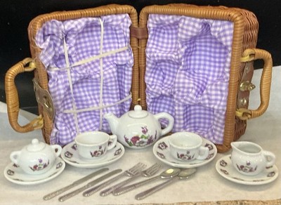 Vintage Delton Child's Miniature Ceramic Tea Set in Wicker Picnic Basket Rare !