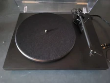 Pro-ject Debut III Turntable