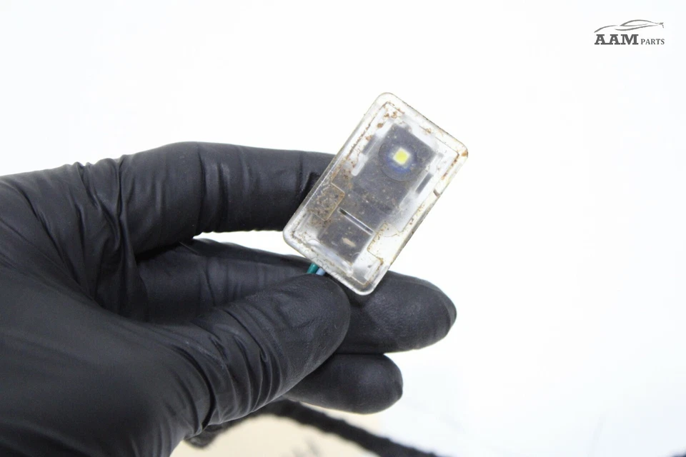 Dodge Journey 2011-2019 puerta del lado del pasajero delantero derecho luz LED con cable OEM Foto 3 de 4