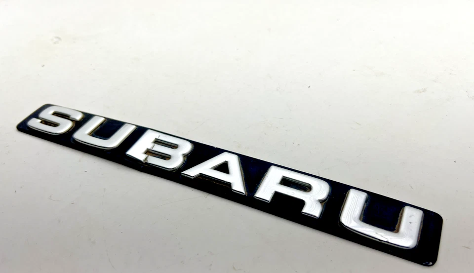 1980-1984 Subaru traseiro hatchback porta-malas tampa decklid emblema emblema emblema - Imagem 3 de 4