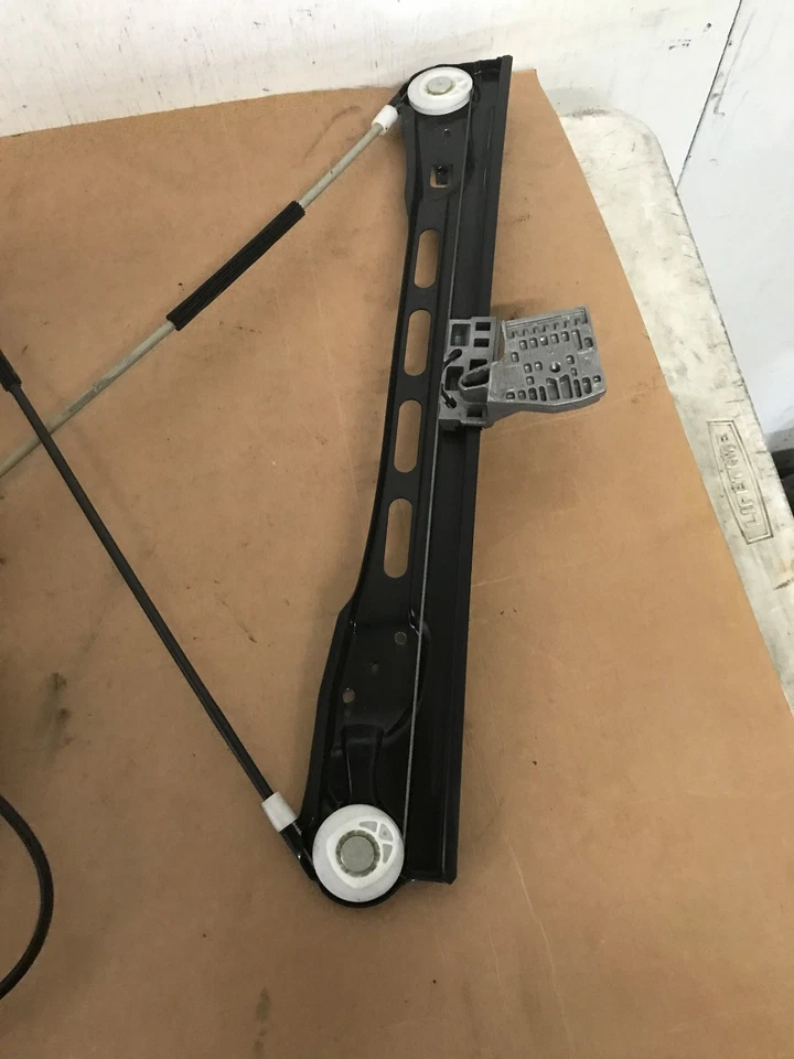 OEM MERCEDES BENZ E550 E350 W211 FRONT LEFT DRIVER DOOR WINDOW REGULATOR MOTOR - Image 3 of 4