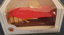 Bachmann 45907 N Scale Freight Station