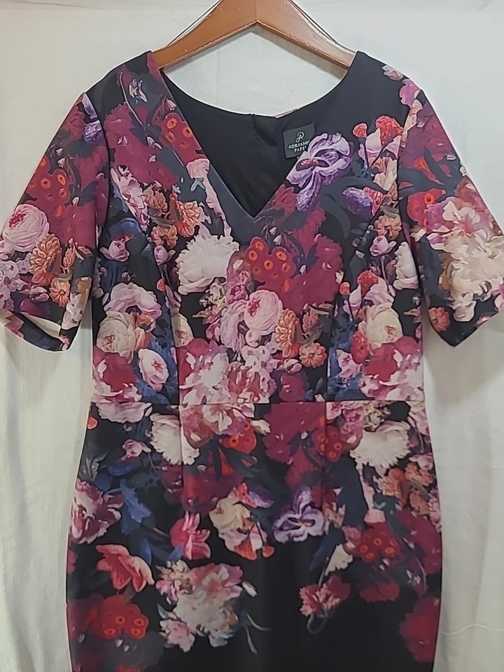 Vestido Vaina de Buceo Estampado Floral Adrianna Papell 16W Rodilla Elastizado Corto Slv Foto 2 de 4